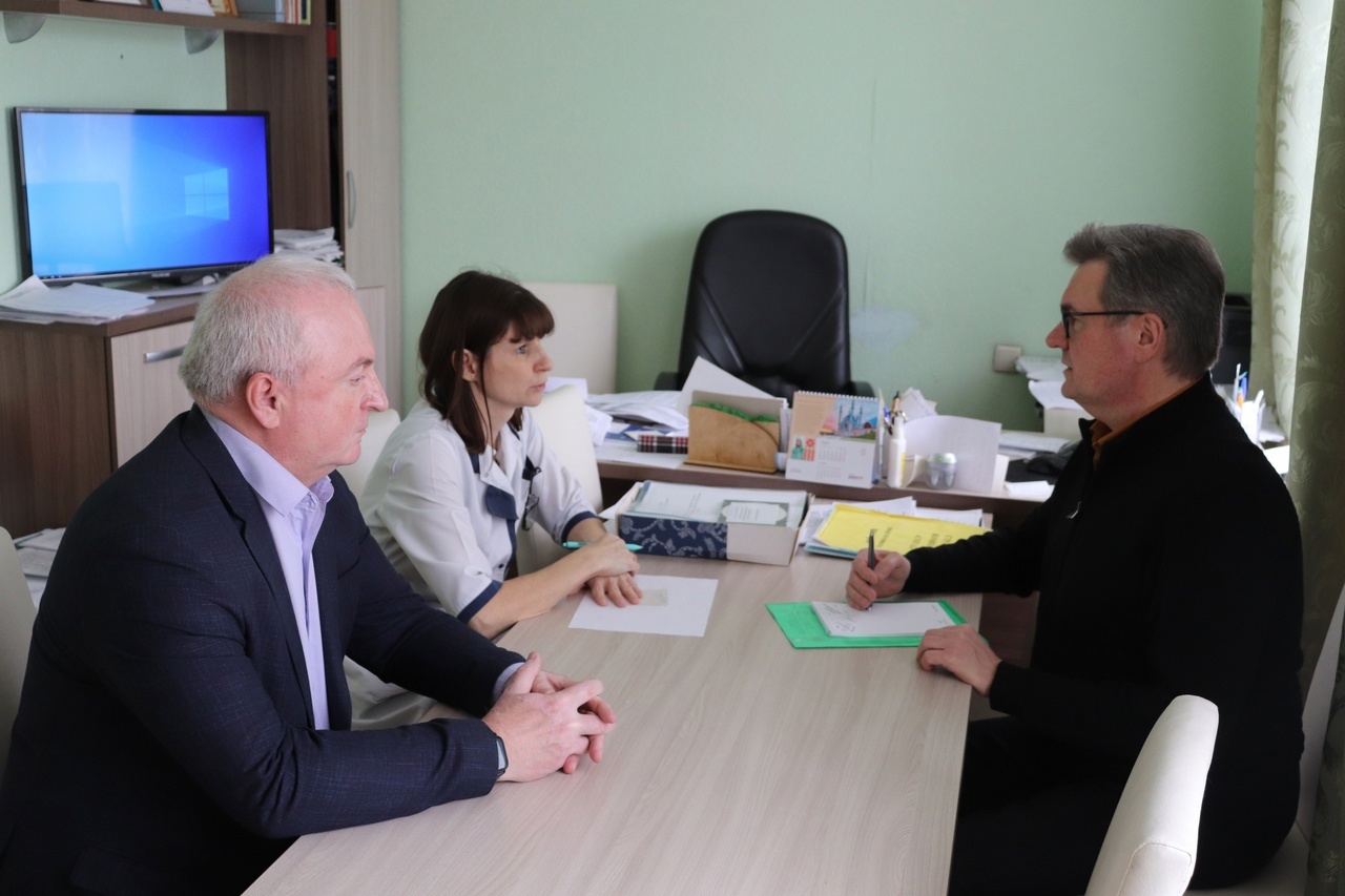 Сегодня в Бабаевском округе работает депутат Законодательного Собрания области Андрей Пулин.