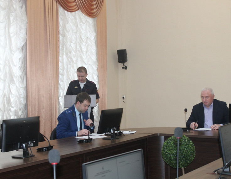 Начальник МО МВД России «Бабаевский» отчитался о проделанной работе перед Представительным Собранием округа.